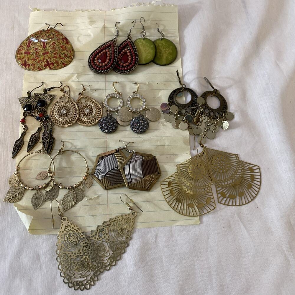 lot 11 pair VINTAGE earrings